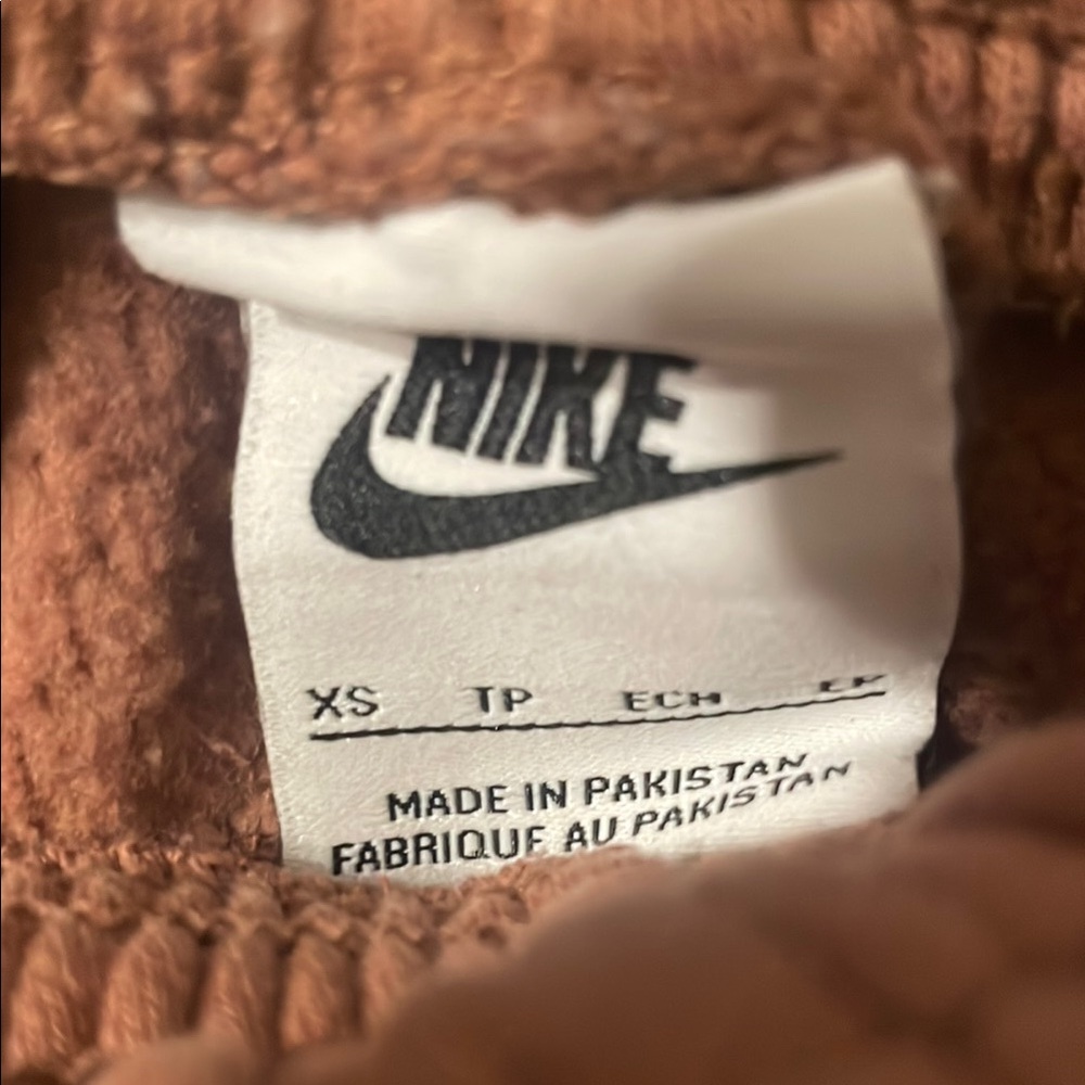 Nike Shorts - Picture 4 of 4